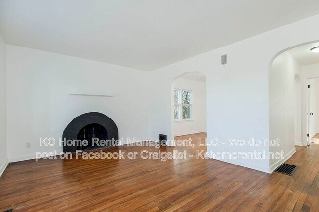 Building Photo - 7219 Chestnut Ave