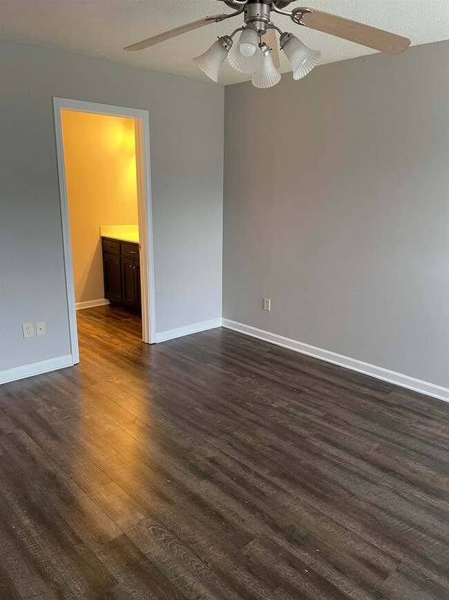 Building Photo - 2532 Boxford Ln