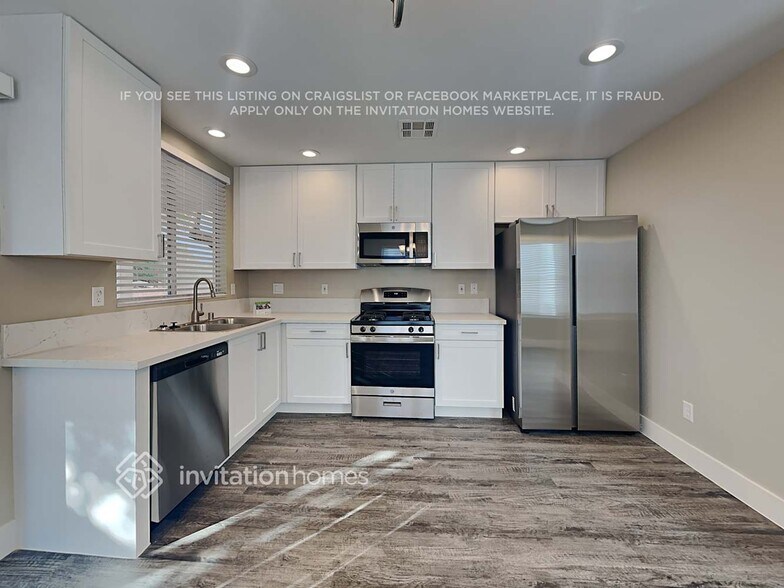 Building Photo - 8648 Shady Pines Dr