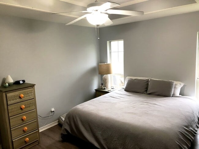 Building Photo - Northgate Village Home.