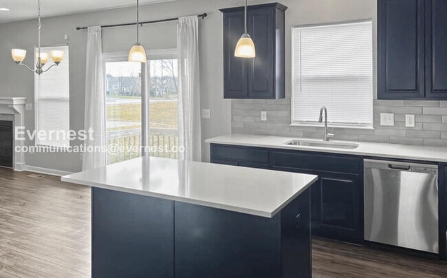 Building Photo - 6227 Kemp St