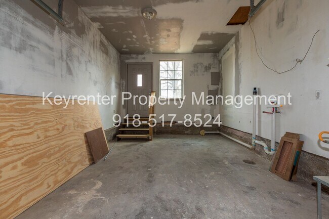 Building Photo - Beautiful 3 bedroom 1 bath, Available Now!