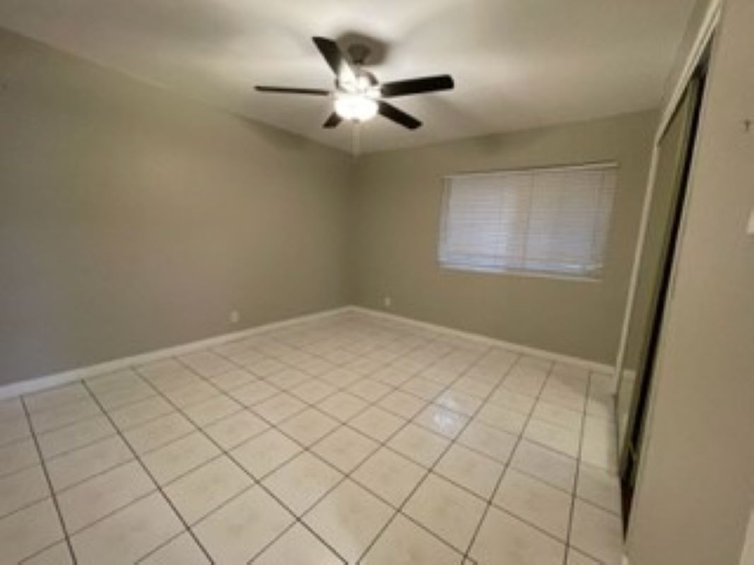 Room 2 - 23530 Dolores St