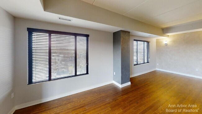 Building Photo - 111 N Ashley St