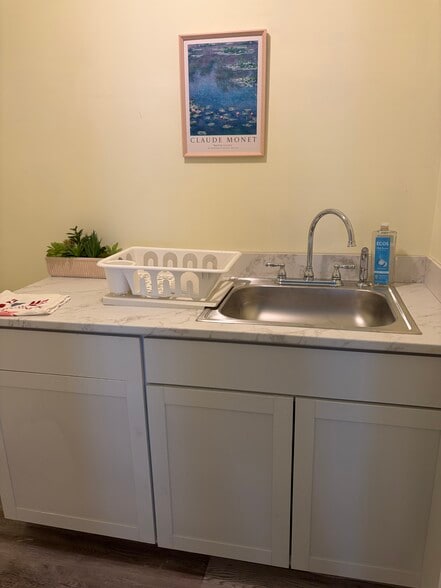 Building Photo - 258 Deer Run Dr