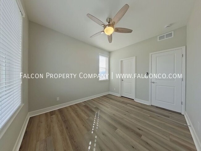 Building Photo - 1442 Promontory Bluff View