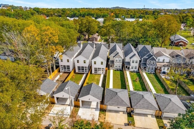 Building Photo - 1408 Lischey Ave