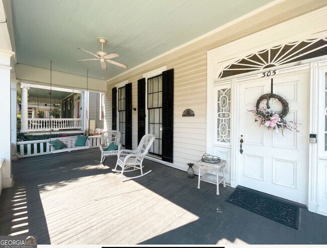 Building Photo - 305 Orange St