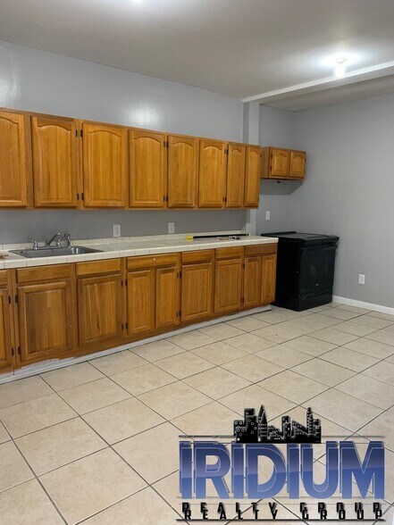 Building Photo - 86 Keen St