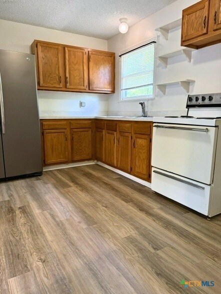 Building Photo - 1704 Smith Dr