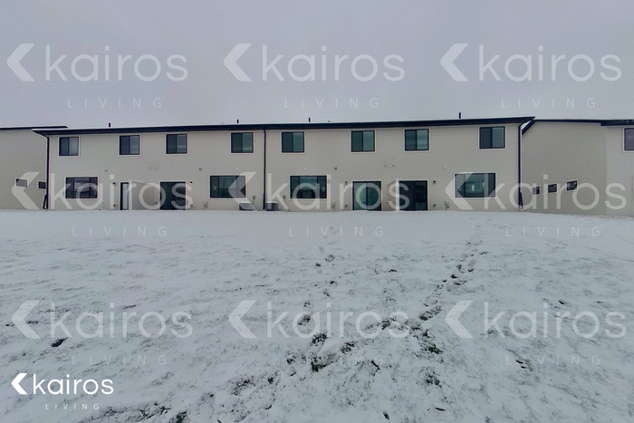 Building Photo - 6933 Holly Ct