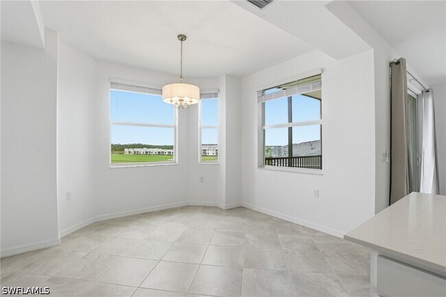 Building Photo - 15405 Grn Acrs Ave