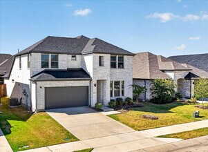 Building Photo - Spacious 5-Bedroom, 4-Bath Home with Washer, Dryer & Refrigerator