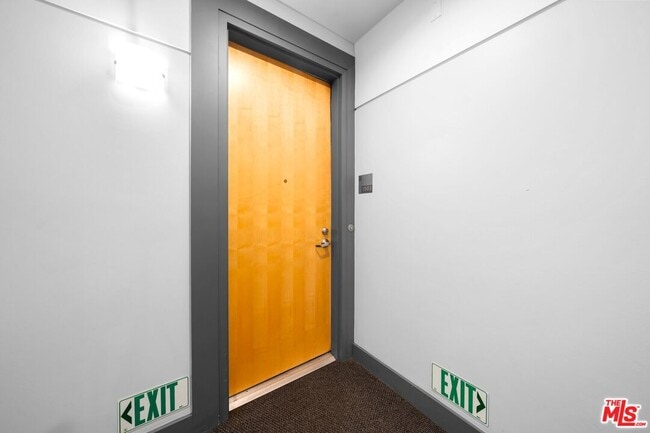 Building Photo - 801 S Grand Ave