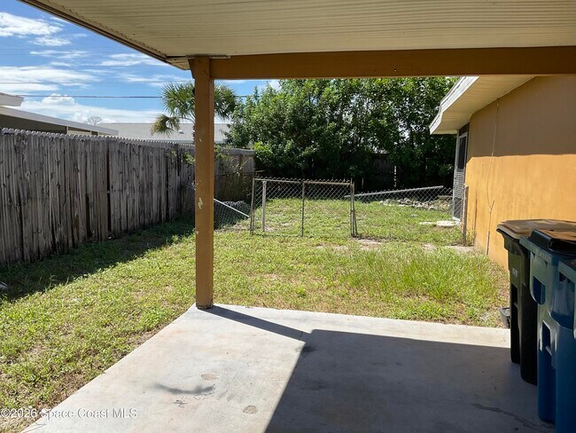 Building Photo - 753 Bianca Dr NE