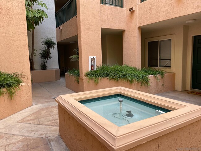 Building Photo - 640 Camino De La Reina