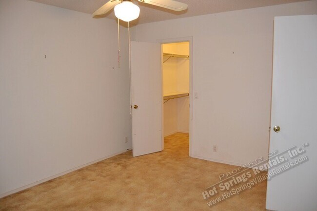 Building Photo - 6 Vilaseca Ln