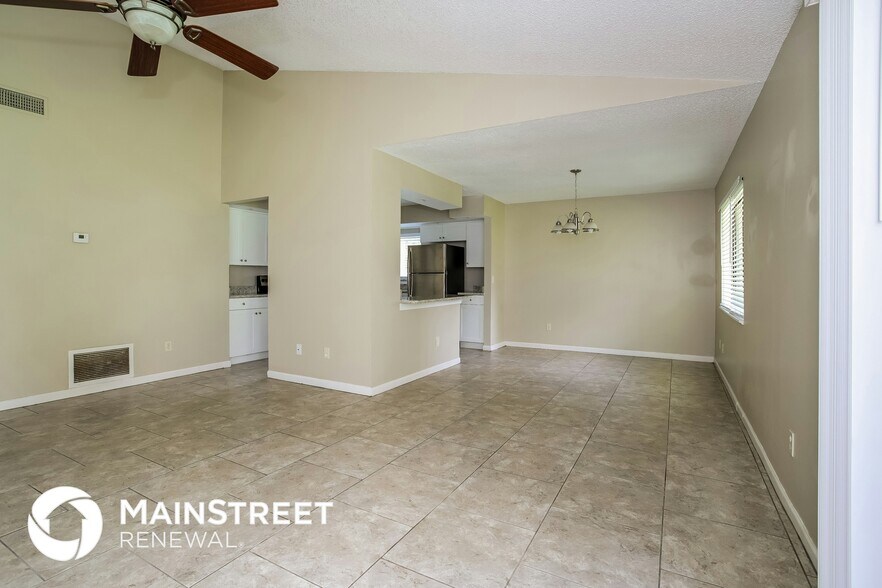 Building Photo - 5625 Westview Dr