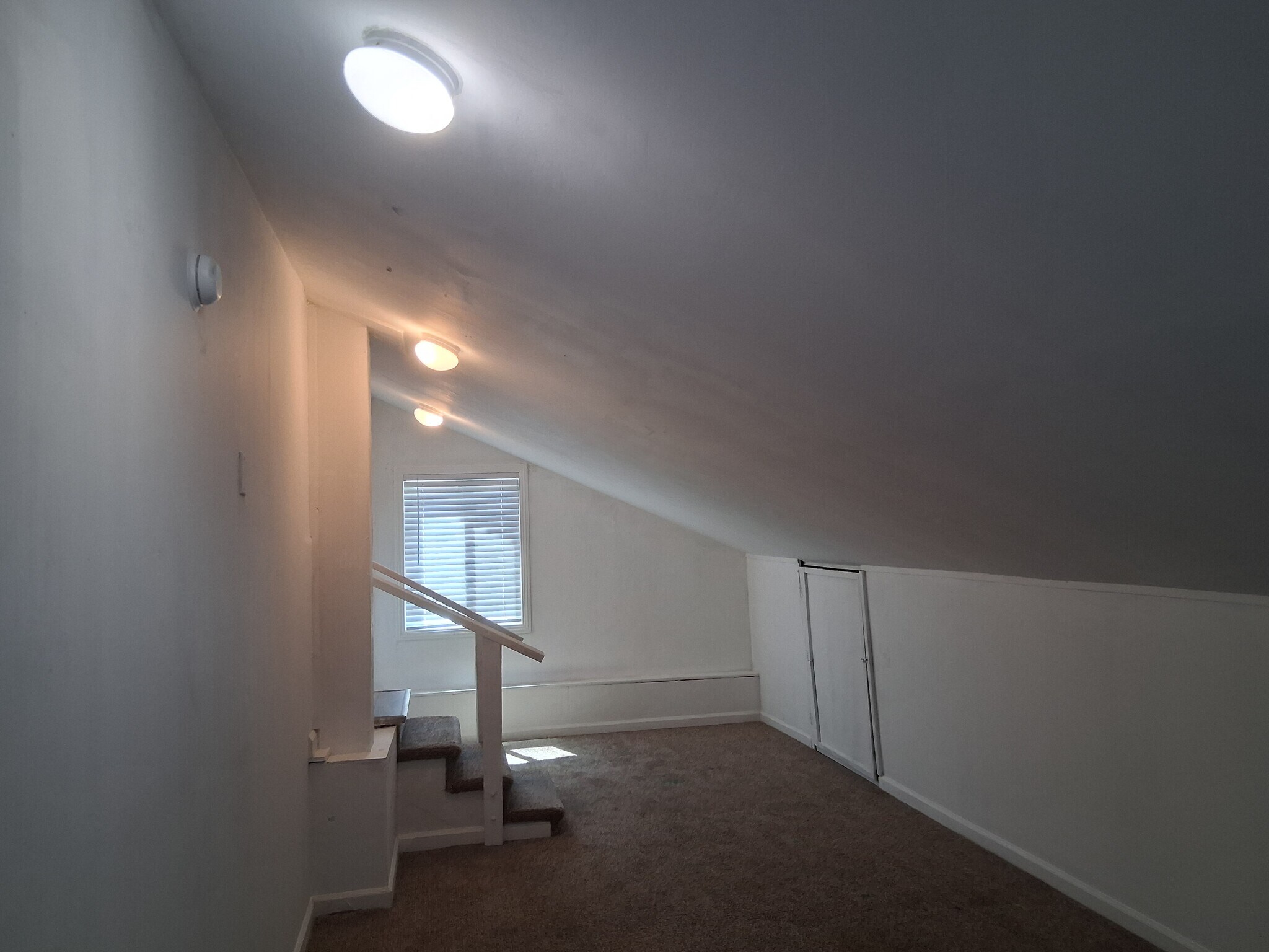 Building Photo - 167 Ladera Dr