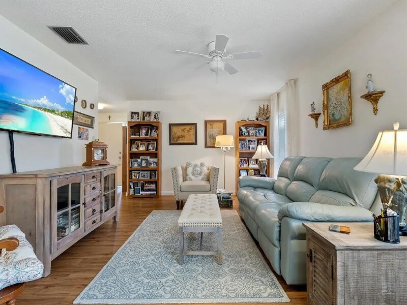 Building Photo - 1624 Whitehead Dr