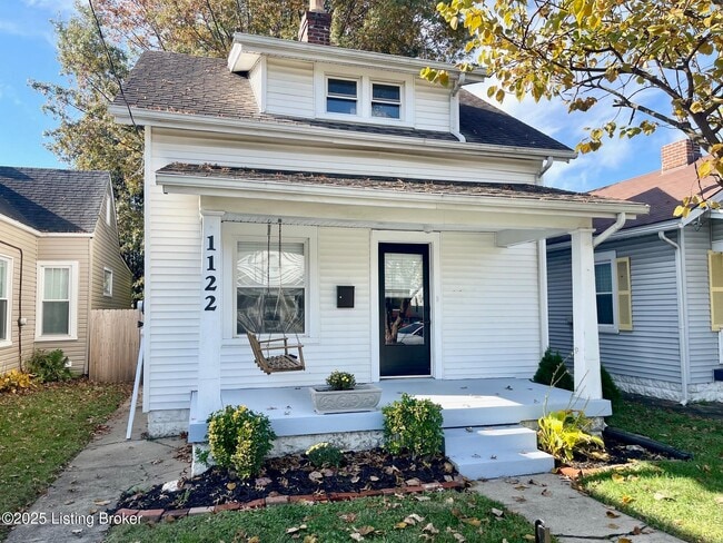 Primary Photo - 1122 Forrest St