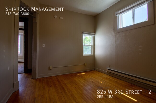 Building Photo - 825 W 3rd St