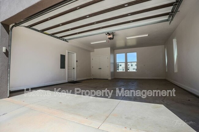 Building Photo - 5528 S Ochre Ln