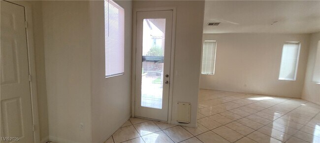 Building Photo - 8198 Rock Meadows Dr