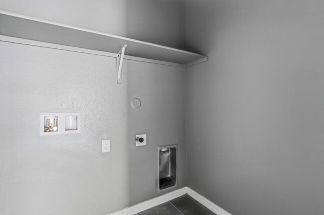 Building Photo - 941 Gulf Streams Ave