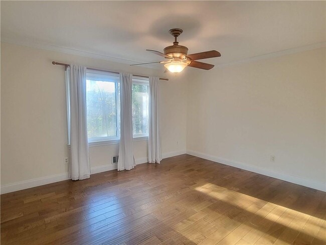 Building Photo - 3740 Clubland Dr