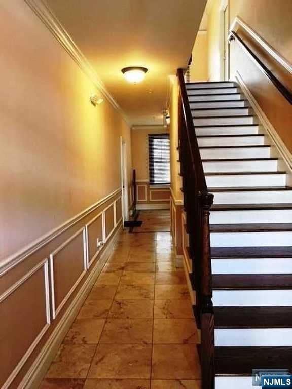 Building Photo - 14 Hemlock Lane