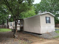 Building Photo - 2009 Model 3 Bedroom 2 Bath Mobile Home