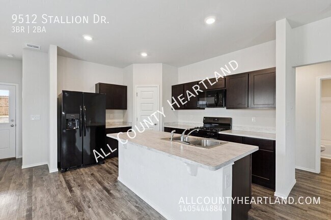 Building Photo - 9512 Stallion Dr