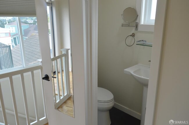 Building Photo - 87 Lakemont Dr