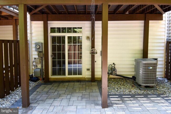 Building Photo - 7810 Locust Leaf Ln