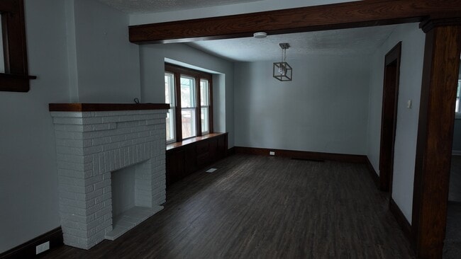 Building Photo - 346 Cleveland St