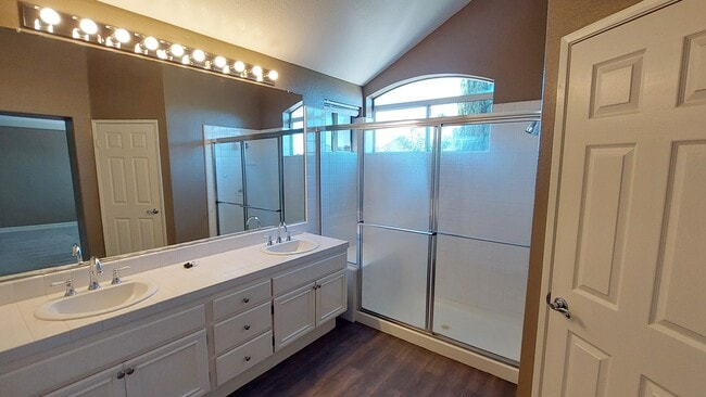 Building Photo - 1569 Avenida Guillermo