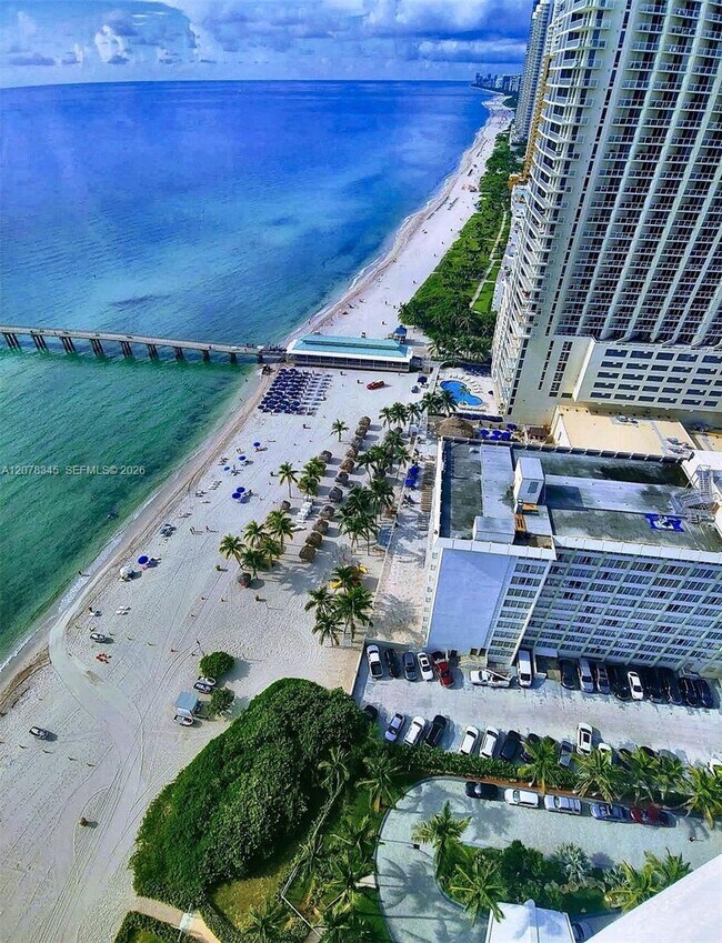 Building Photo - 16711 Collins Ave