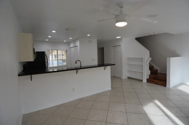 Building Photo - 324 NE 3rd St