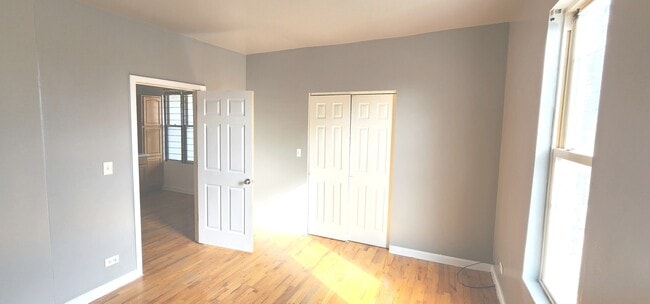 Building Photo - 913 N Lawndale Ave