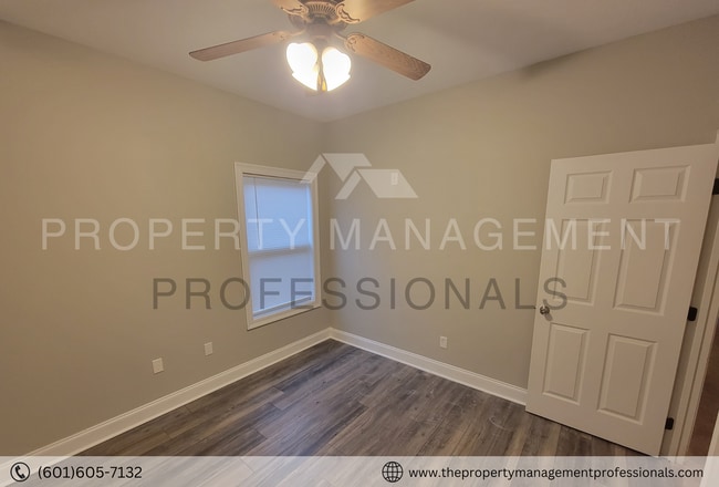 Building Photo - Tranquil Haven for Rent in Charming Brandon!