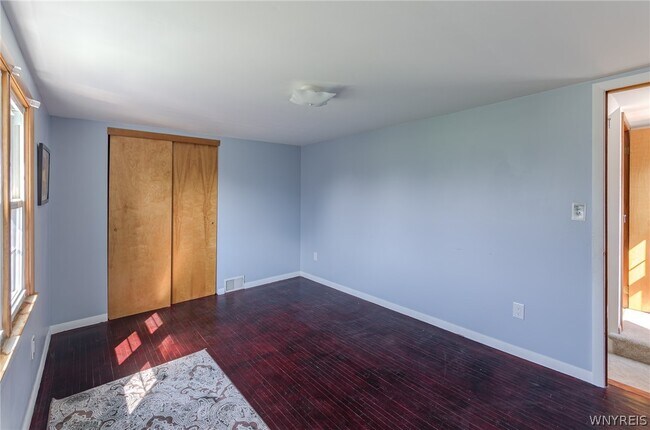 Building Photo - 279 Irvington Dr