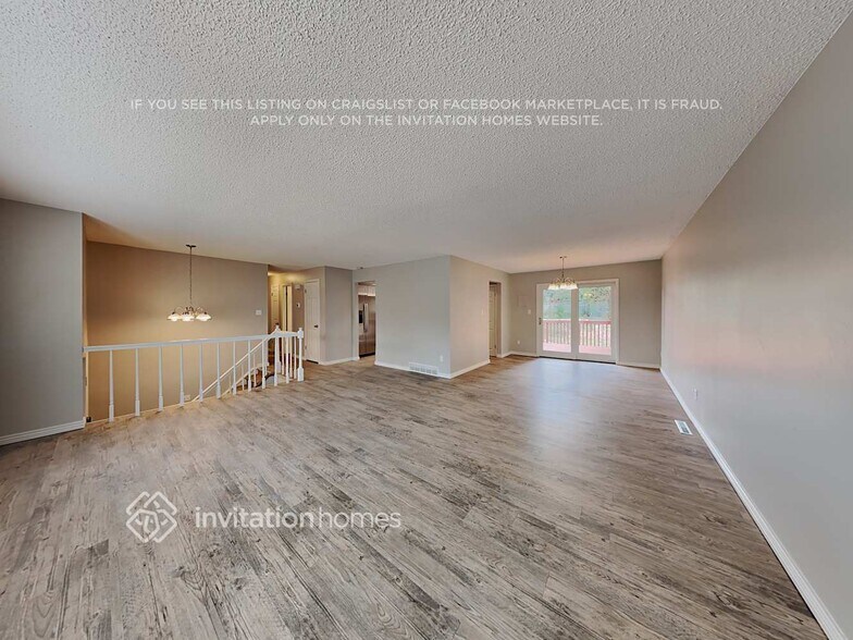 Building Photo - 2453 Garden Way