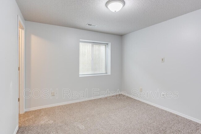 Building Photo - 1046 E Karla Ct