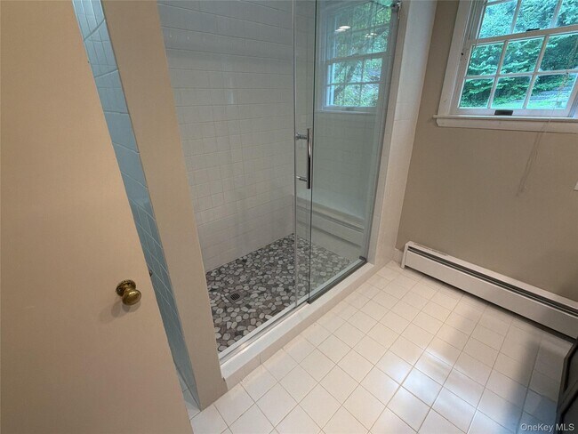 Building Photo - 6 Raven Way