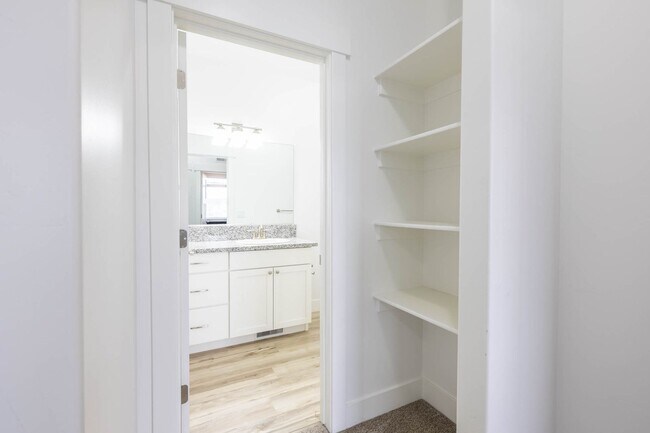 Building Photo - BEAUTIFUL 3 BED 2.5 BATH TOWNHOME IN SUGAR CITY