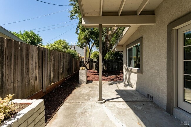 Primary Photo - 142 Anita Ct