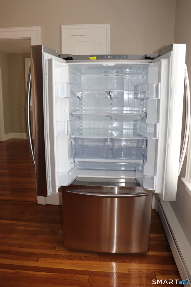 Building Photo - 152 Lyons St