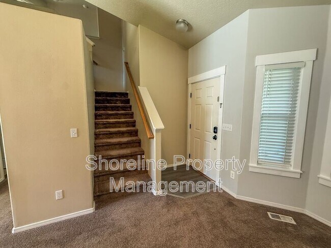 Building Photo - 3420 N Oakstone Ave