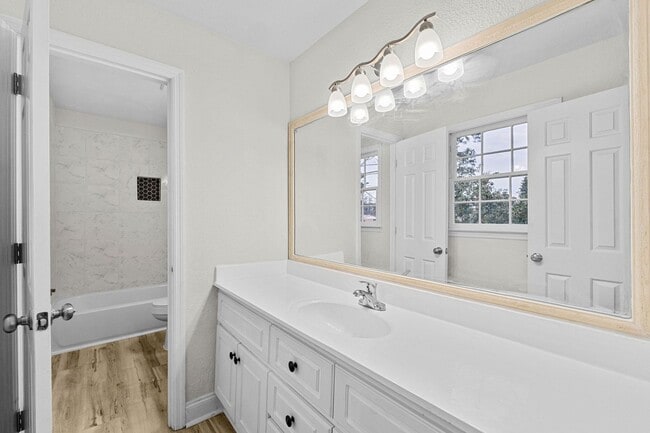 Building Photo - 1306 Dominica Dr